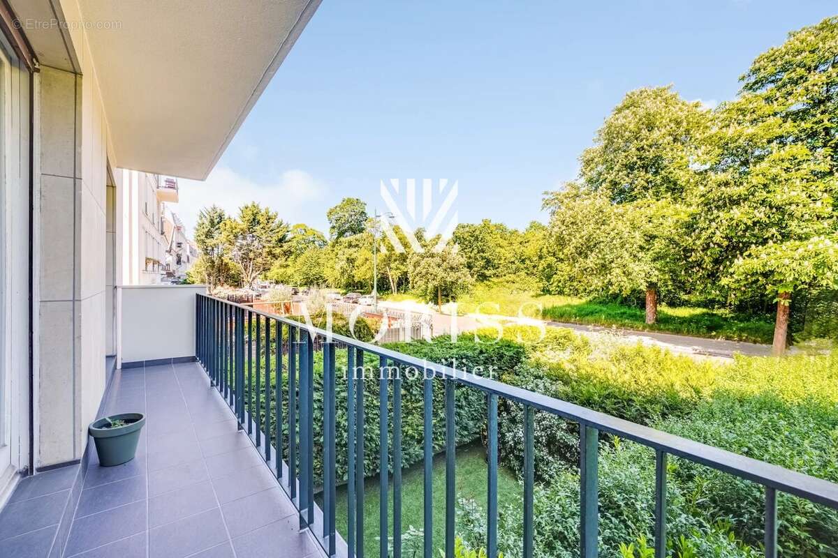Appartement à CHARENTON-LE-PONT