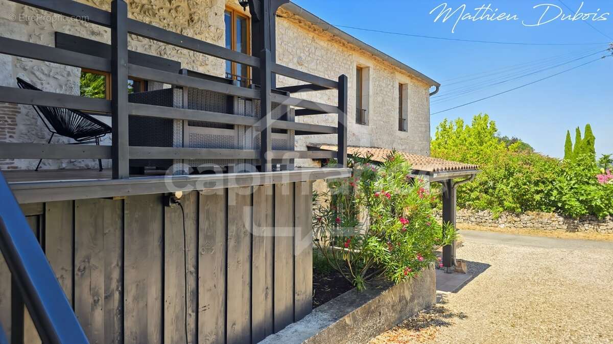 Maison en pierre rénovée avec vue sur les vignes, au cœur d’un village de caractère - photo 24