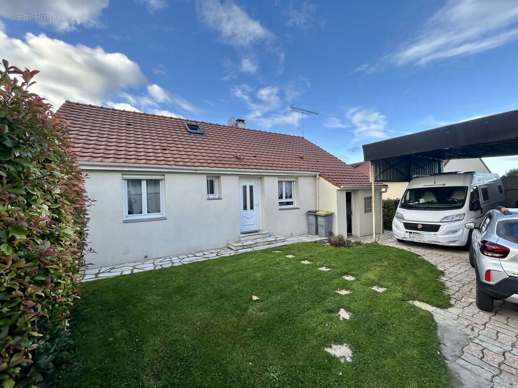 Maison à CLAYE-SOUILLY