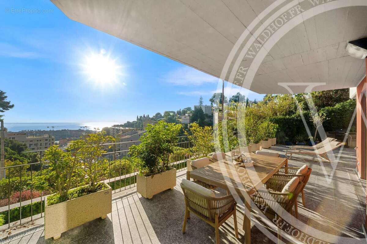Duplex clé en main récemment rénové avec vue mer panoramique à Roquebrune-Cap-Martin - photo 4