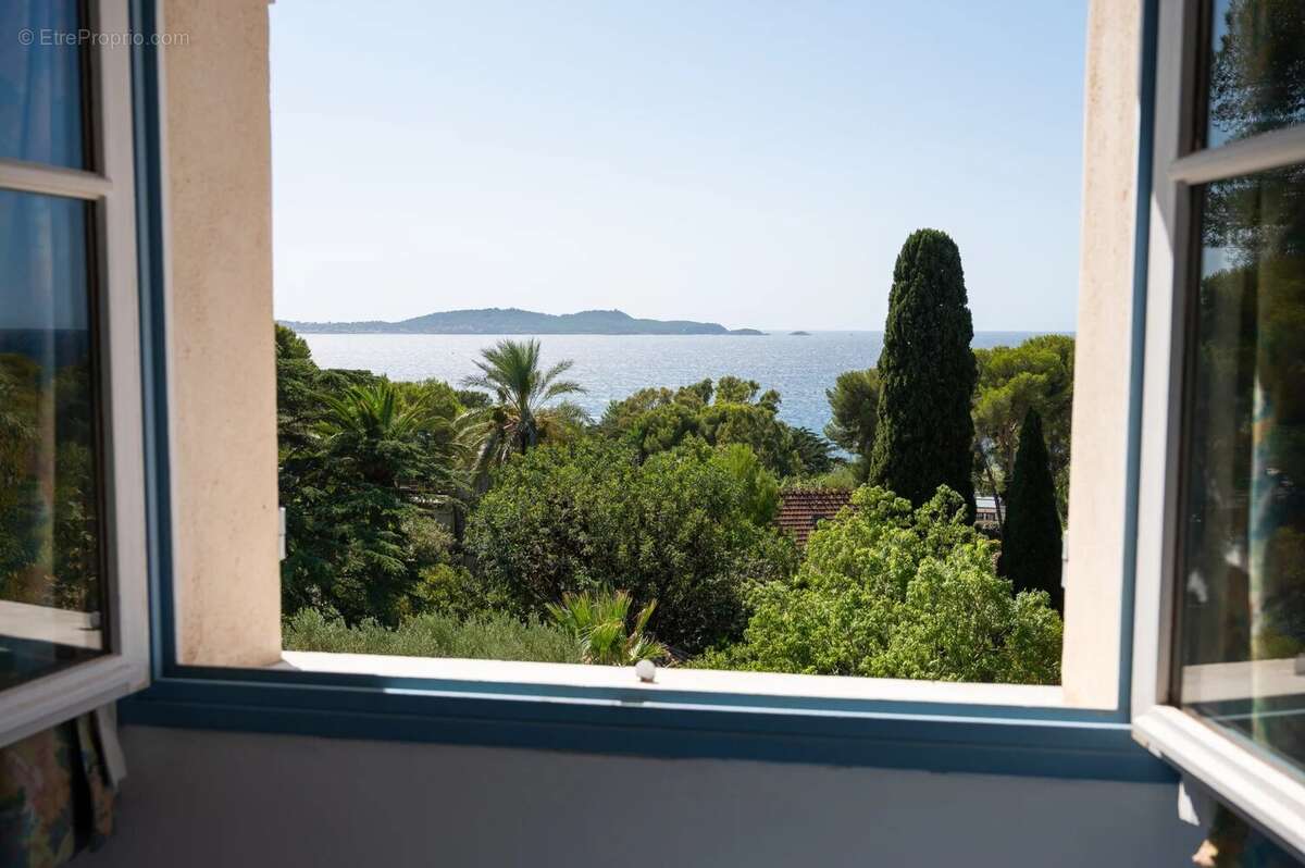 Maison à CARQUEIRANNE