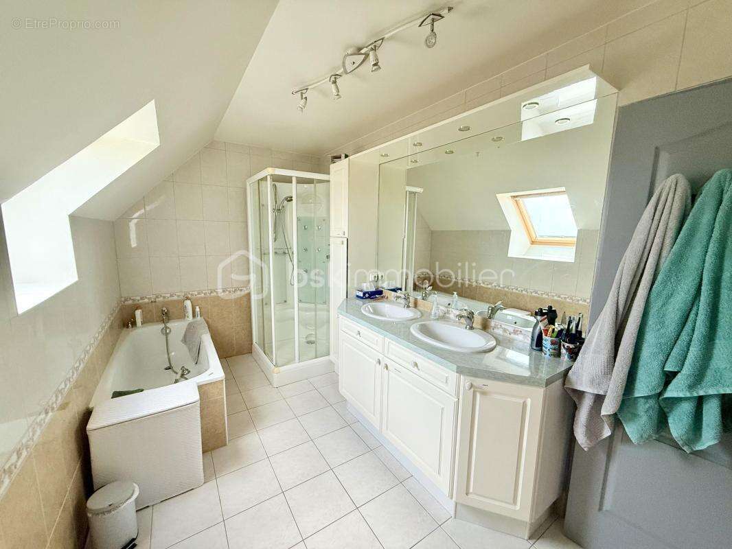 Maison 5 Chambres, Vivable de Plain-pied avec Garage - photo 10