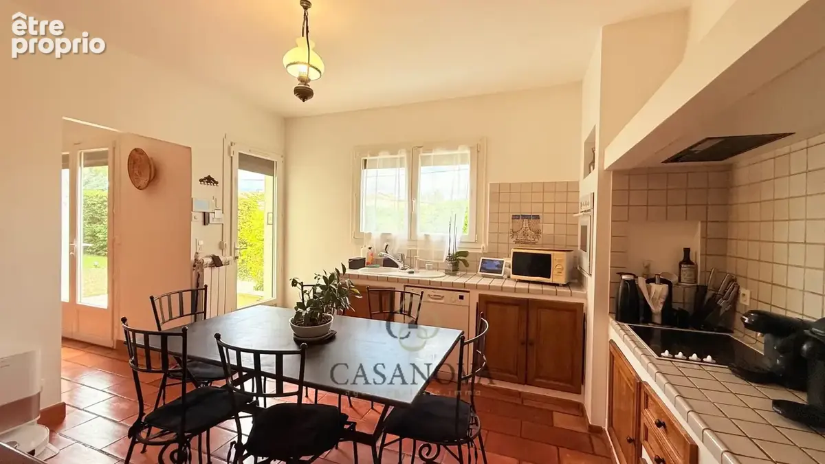 Villa avec piscine et jardin paysager à Bassan  4 chambres, garage, terrasses, proche Béziers - photo 8