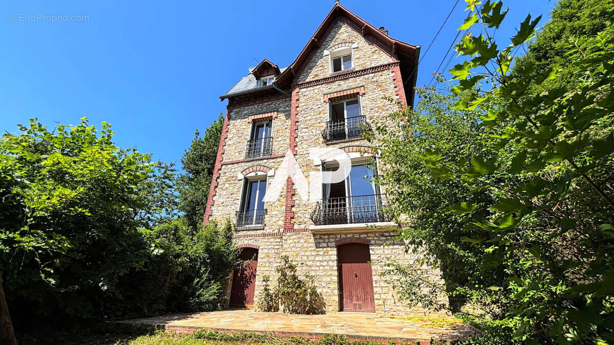 Maison à MONTMORENCY