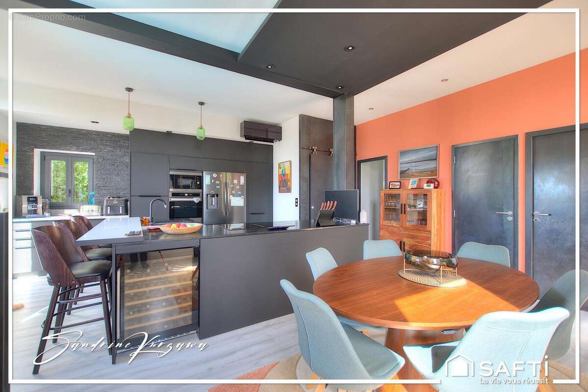 Maison 140 m² à Saint-Ciers-De-Canesse  - photo 3