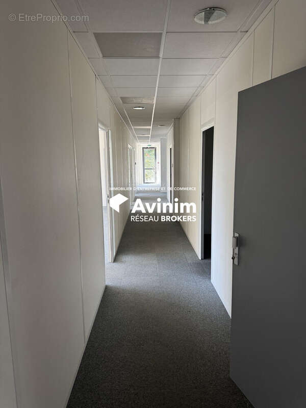 Commerce 434 m² à Limonest  - photo 5