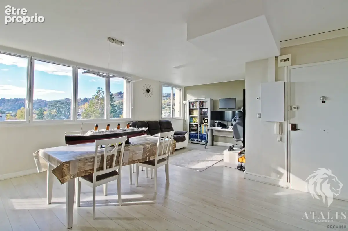 Appartement T4 - photo 2