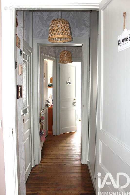 Photo 9 - Maison à AMBRIERES-LES-VALLEES