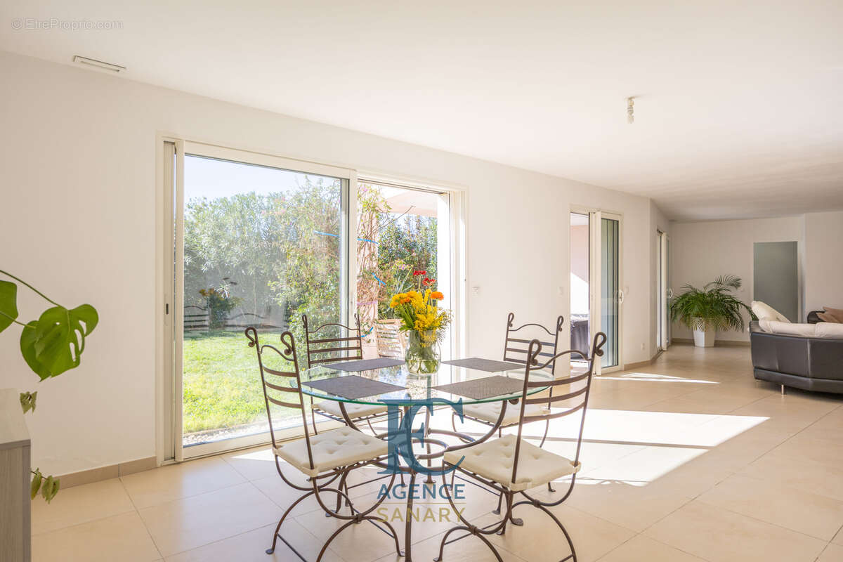 Maison à SIX-FOURS-LES-PLAGES
