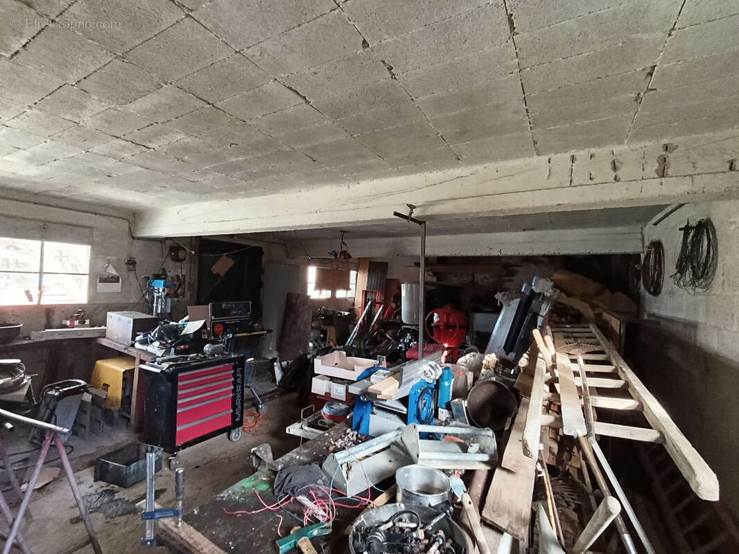 Parking à TESSY-SUR-VIRE