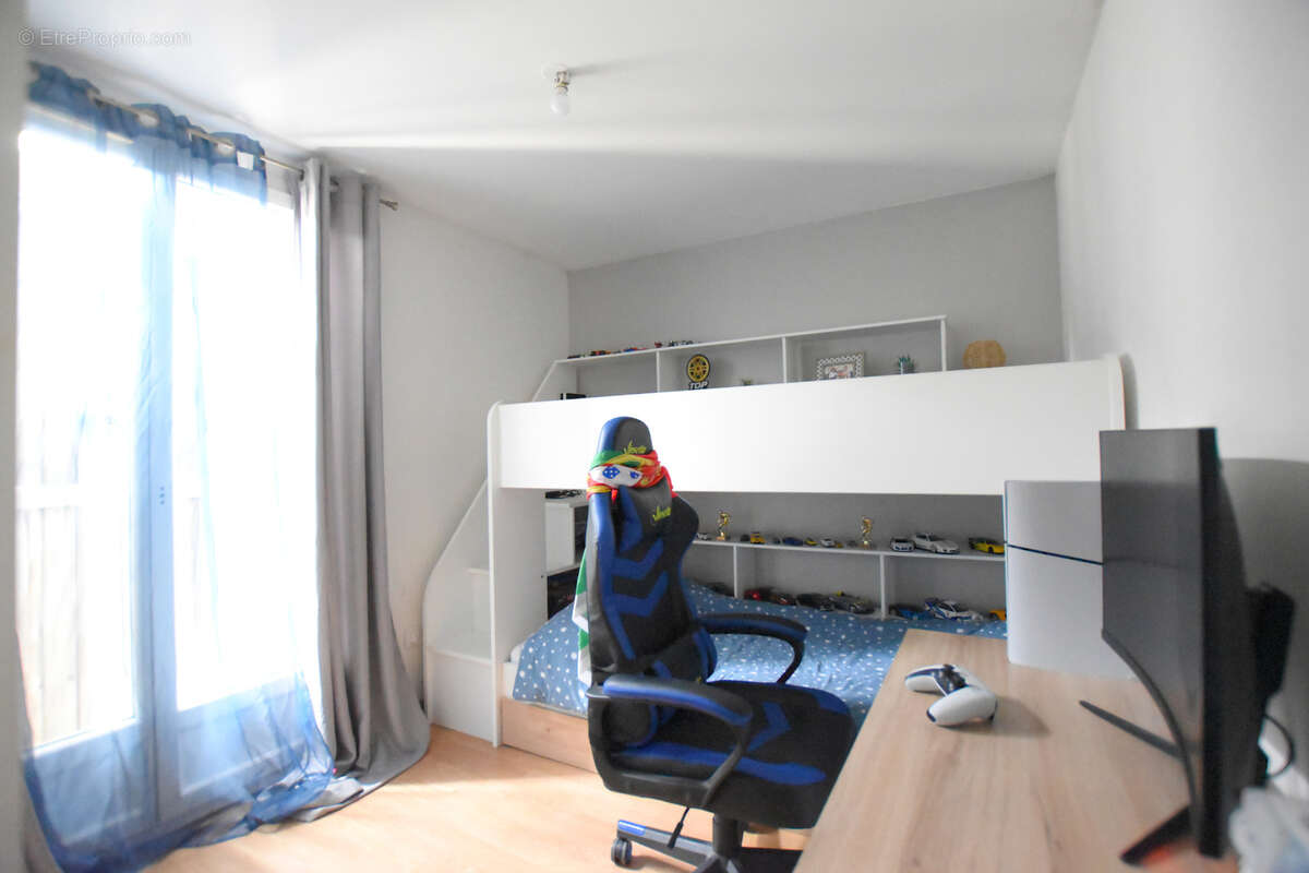 Appartement à LES ESSARTS-LE-ROI