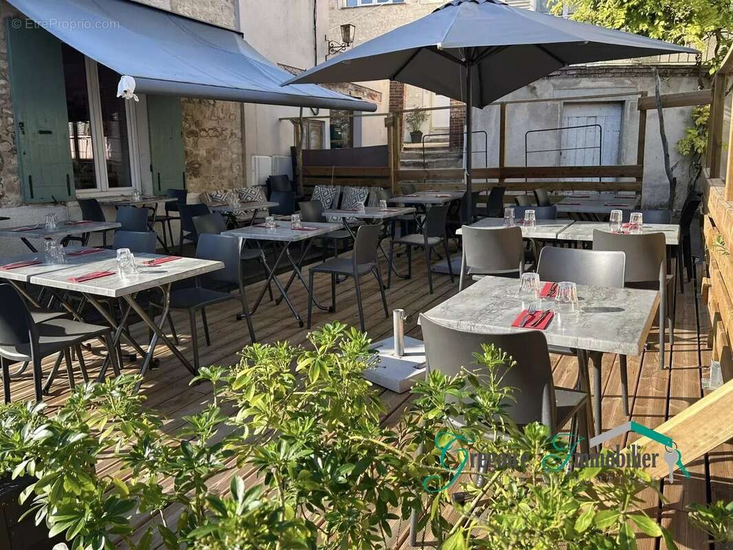 Commerce à MONTIGNY-SUR-LOING