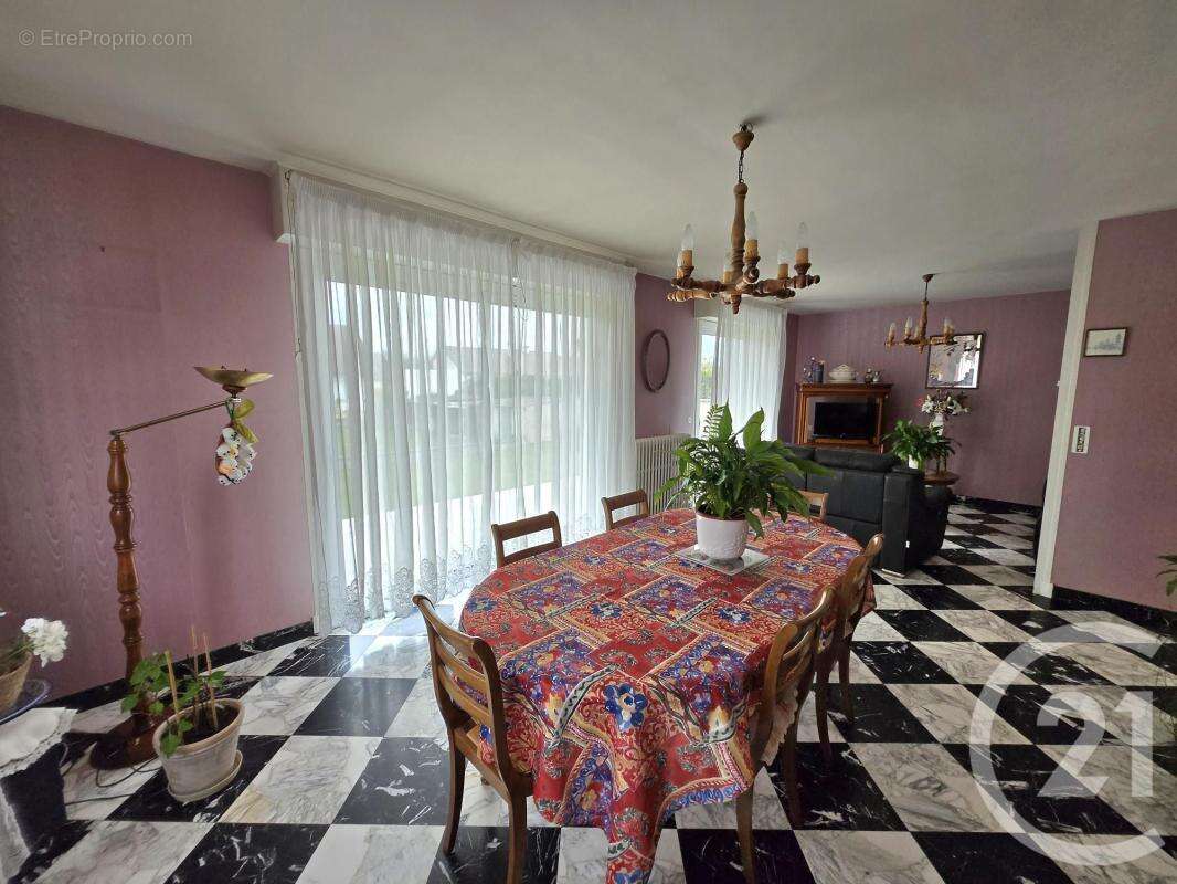 Maison à SACY-LE-GRAND