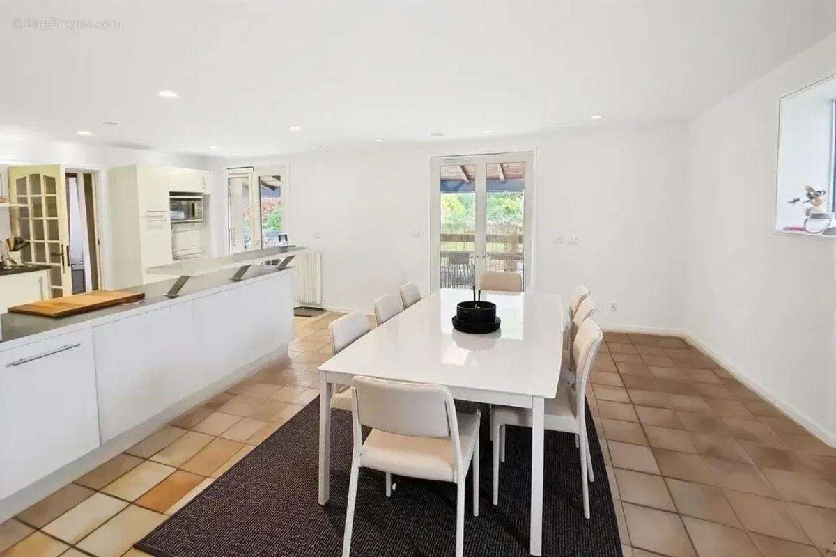 Maison à SAINTE-SOULLE