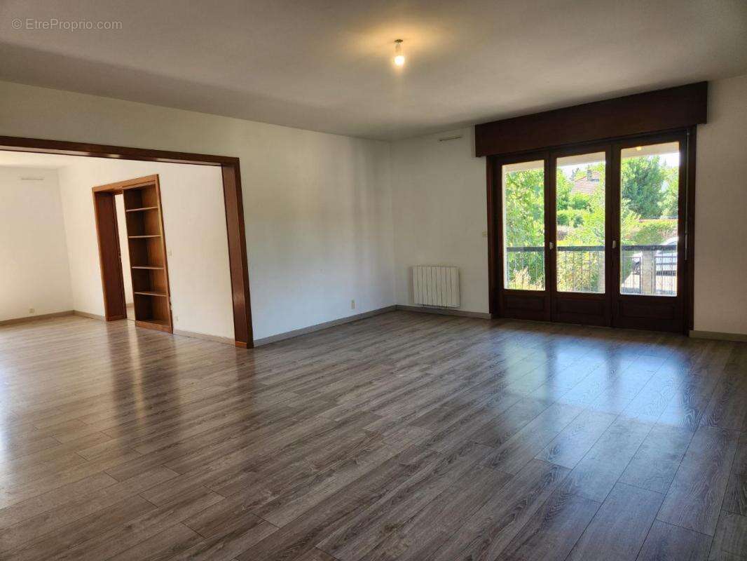 Maison 407 m² à Ville-La-Grand  - photo 20