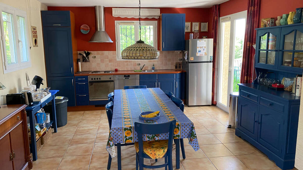 Goudargues - Villa 100m2 avec piscine sur 889m2 de terrain - photo 8