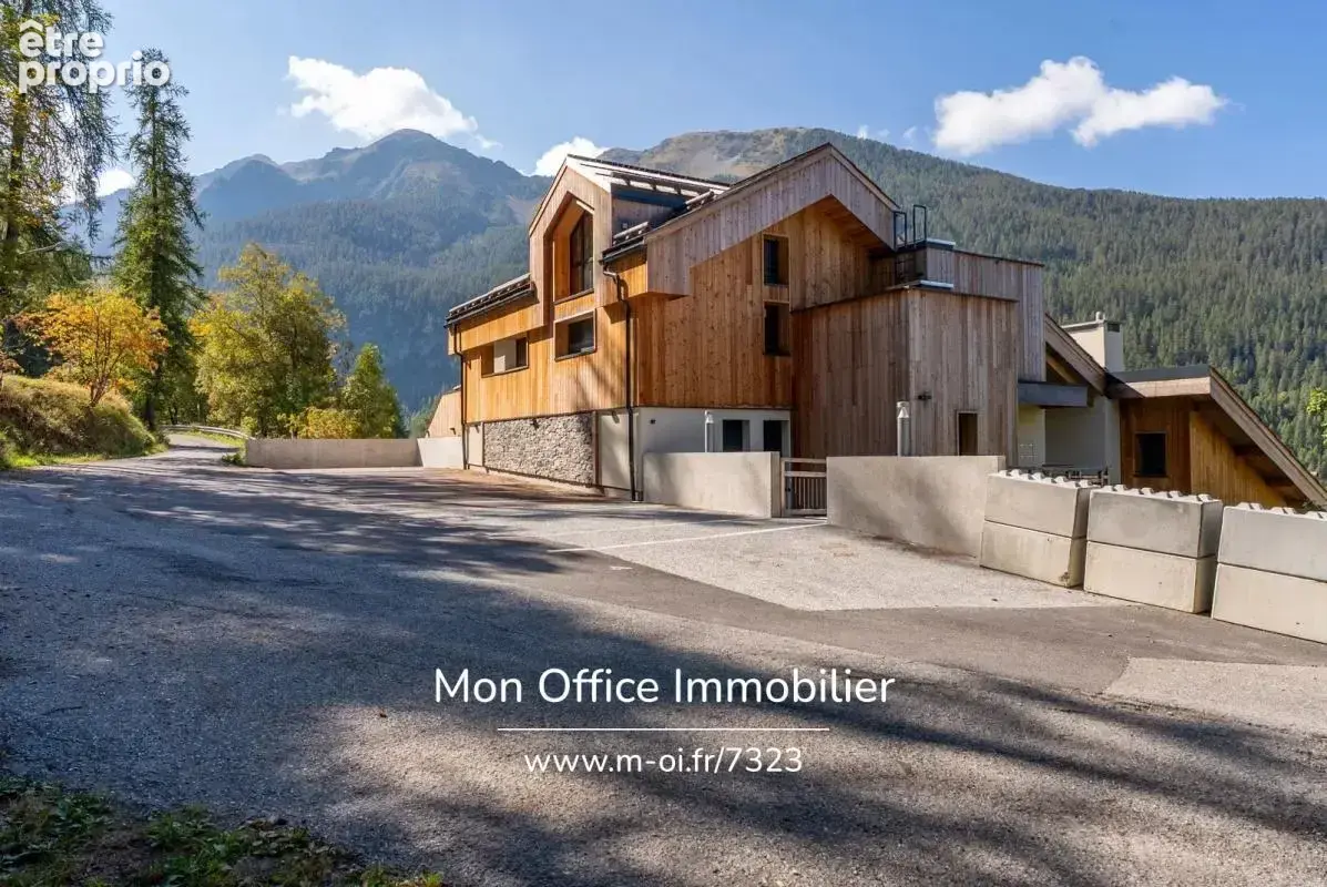 Référence : 7323-MBE - Appartement T3 de 66m² - Loup Blanc - à Les Orres (05200) - photo 2