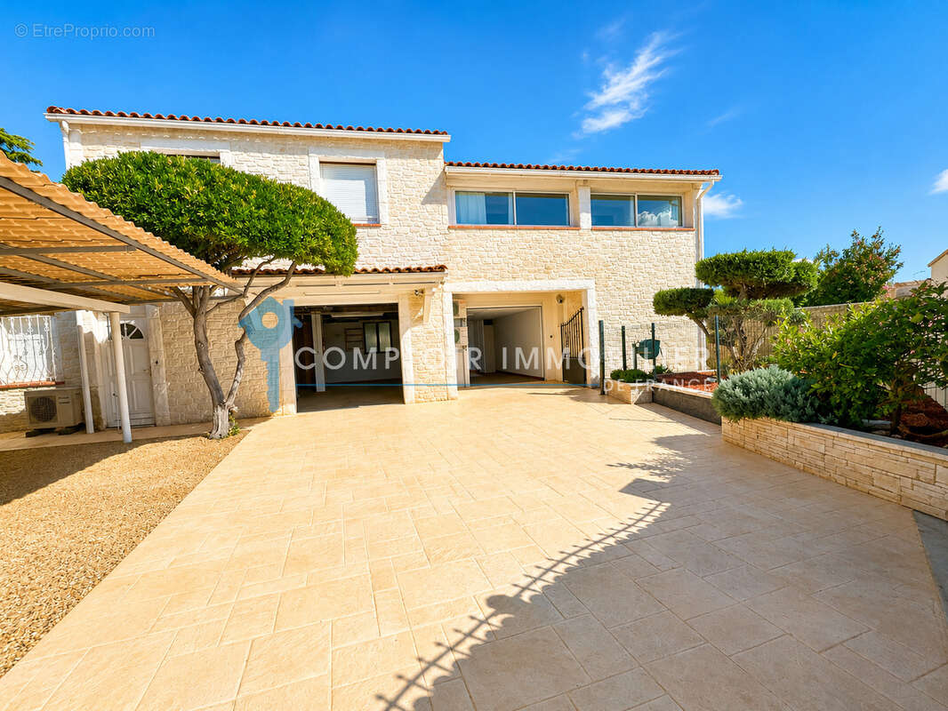 MARIGNANE   Une maison avec beaucoup de potentiel et confort, piscine, T2 indépendant et art de vivre se renco - photo 2