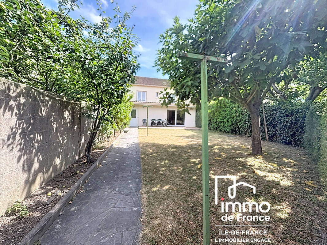 Maison à LE BLANC-MESNIL