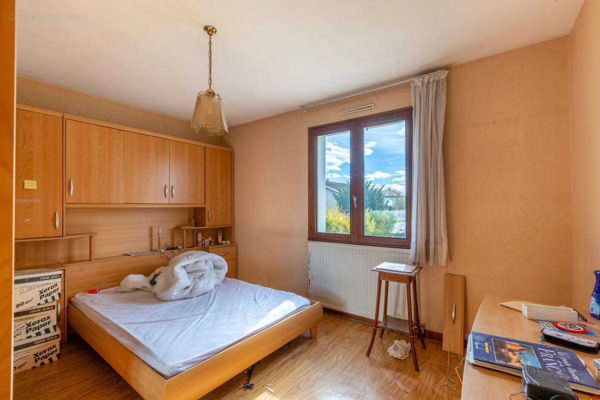 Maison à SAINT-BONNET-DE-MURE