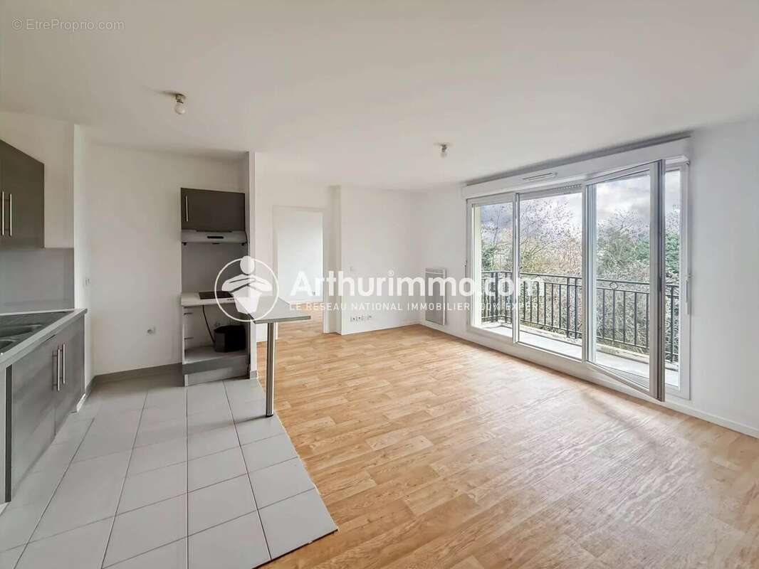 Appartement à CORBEIL-ESSONNES