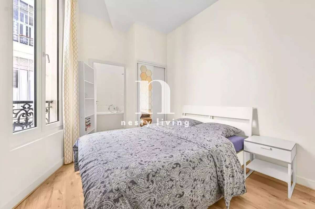 Appartement à PARIS-8E