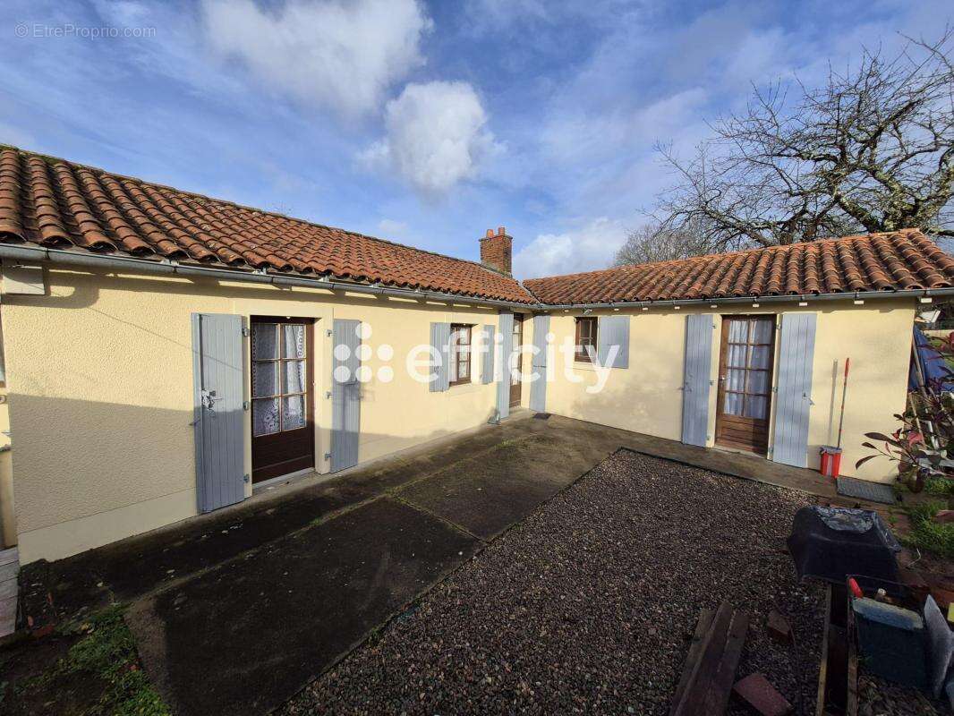 Maison à CHABANAIS