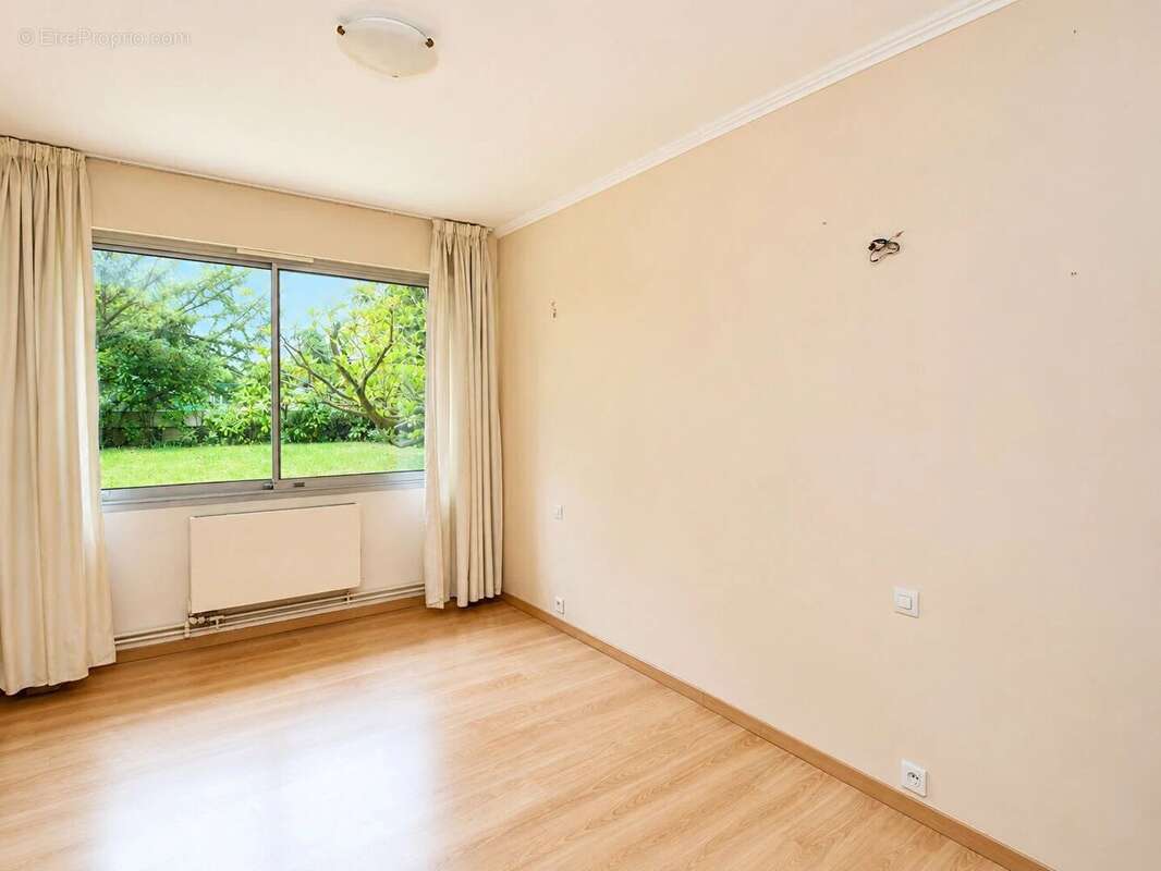 Croissy-sur-seine - au coeur du centre ville - appartement de 79 m²- cave et parking - photo 7