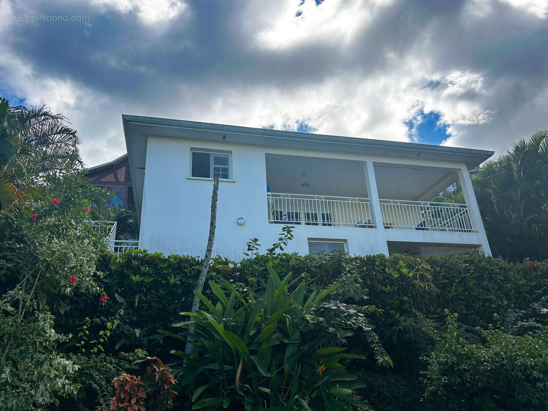 Maison à LES TROIS-ILETS