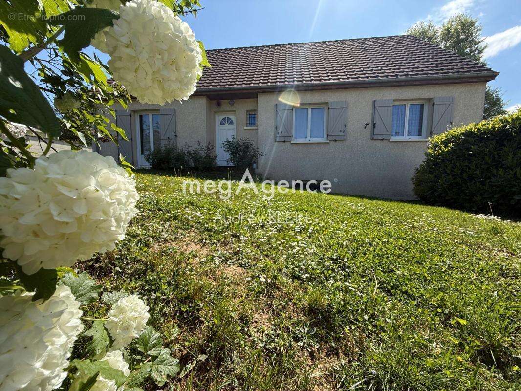 Maison à SAVIGNY-SUR-CLAIRIS