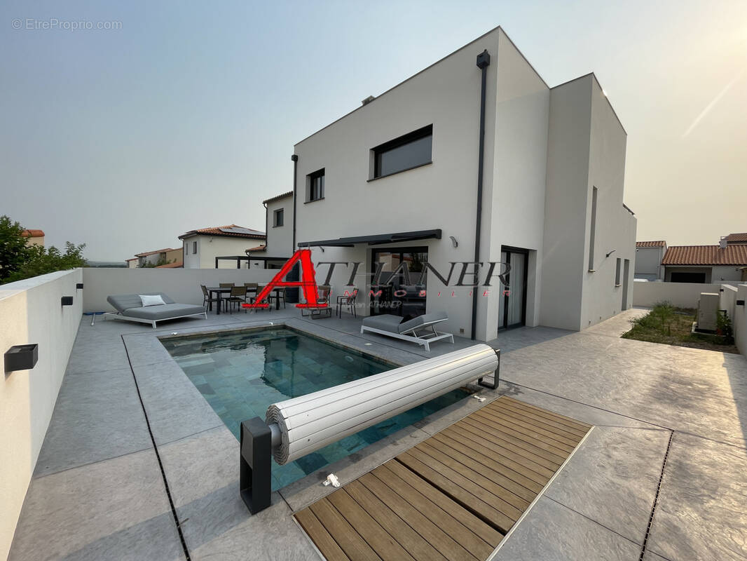 Maison à VILLELONGUE-DELS-MONTS