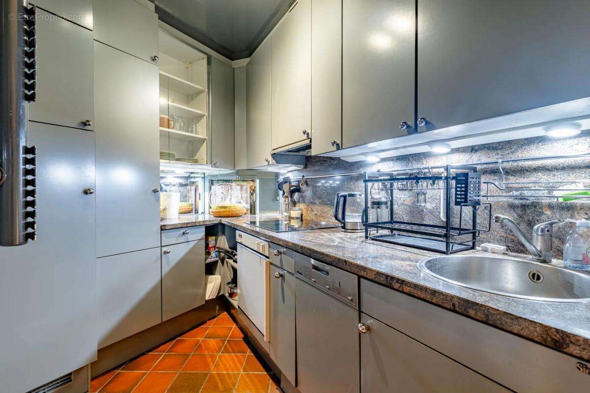 Appartement à COURBEVOIE