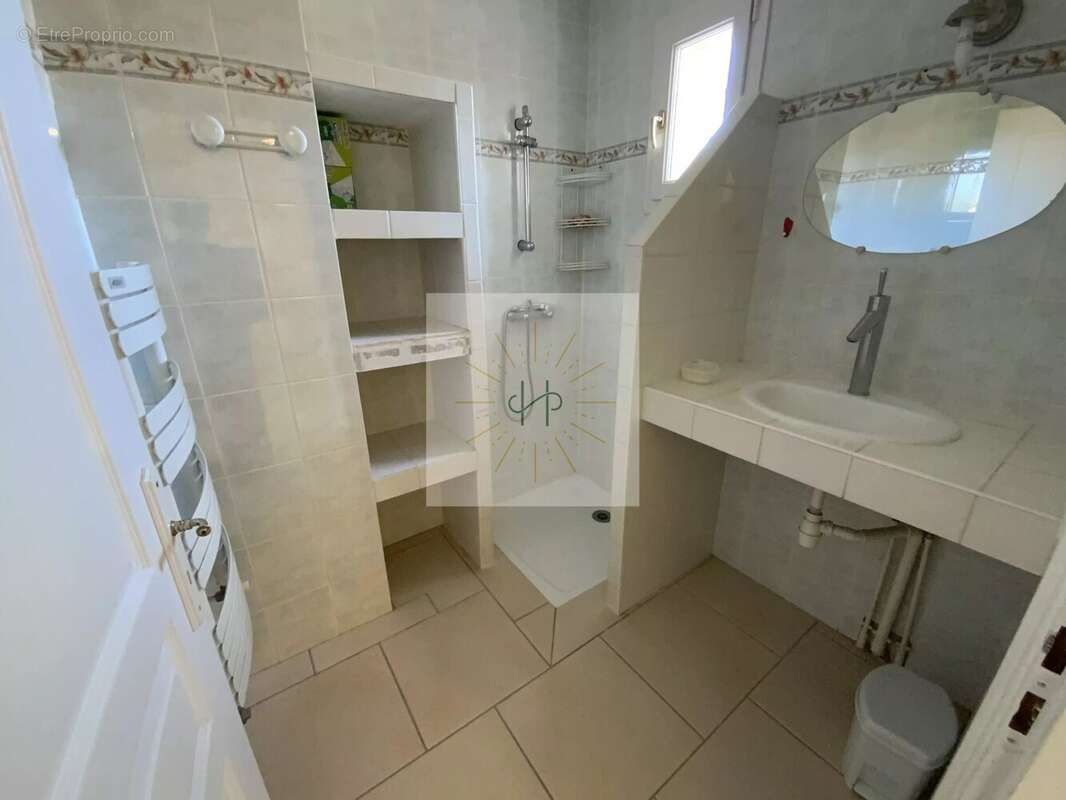 Maison à ROCHEMAURE