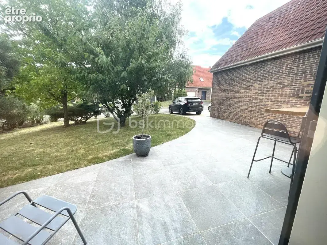 Maison familiale de 227m2 avec piscine chauffée! - photo 9