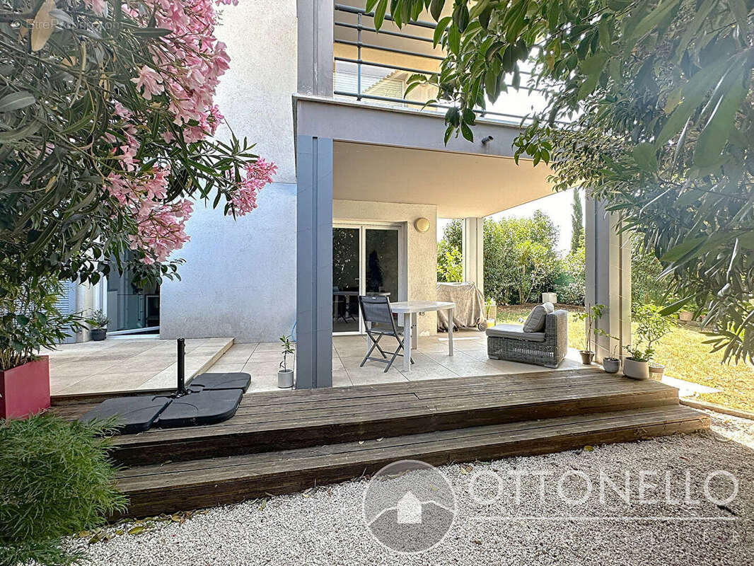 Appartement à ROQUEBRUNE-SUR-ARGENS