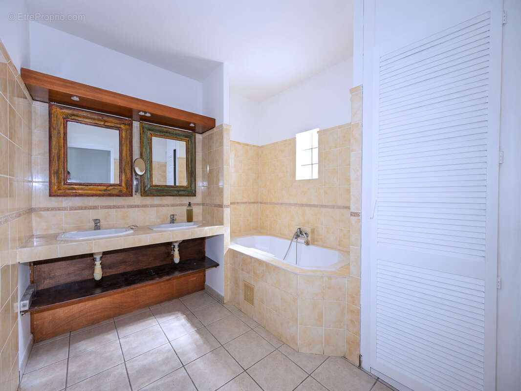 Appartement à SAINT-DENIS