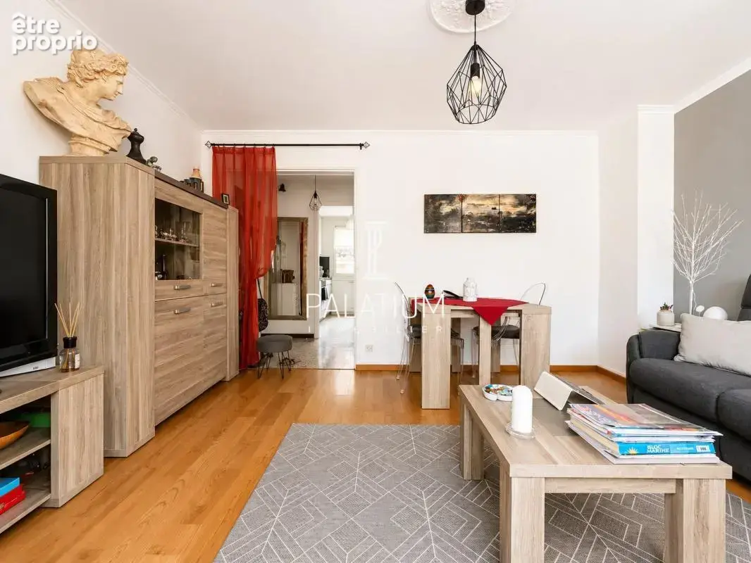 Appartement trois pieces traversant en plein coeur du centre-vil - photo 3