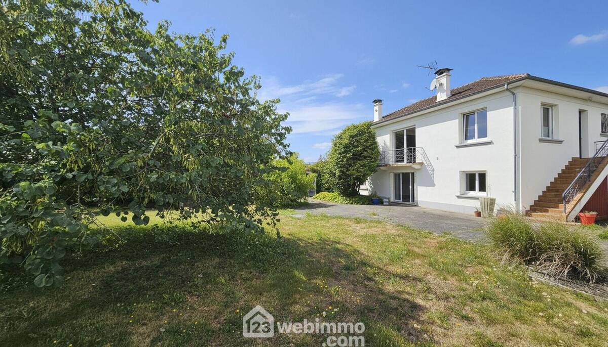 Maison 190 m² à Bordes  - photo 1