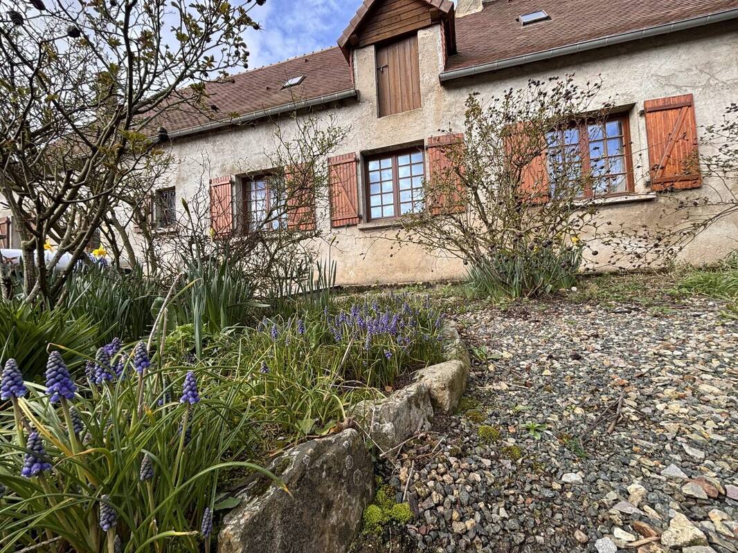 Maison à CONLIE