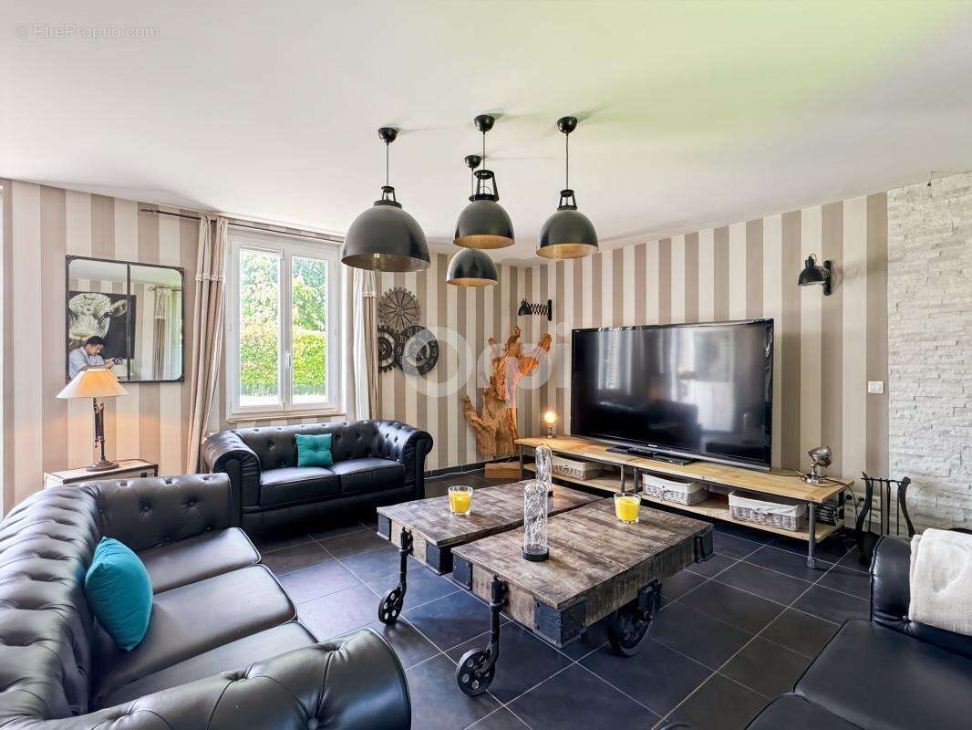 Élégante propriété de charme – 127 m² habitables sur un parc clos de 2 898 m² - photo 3