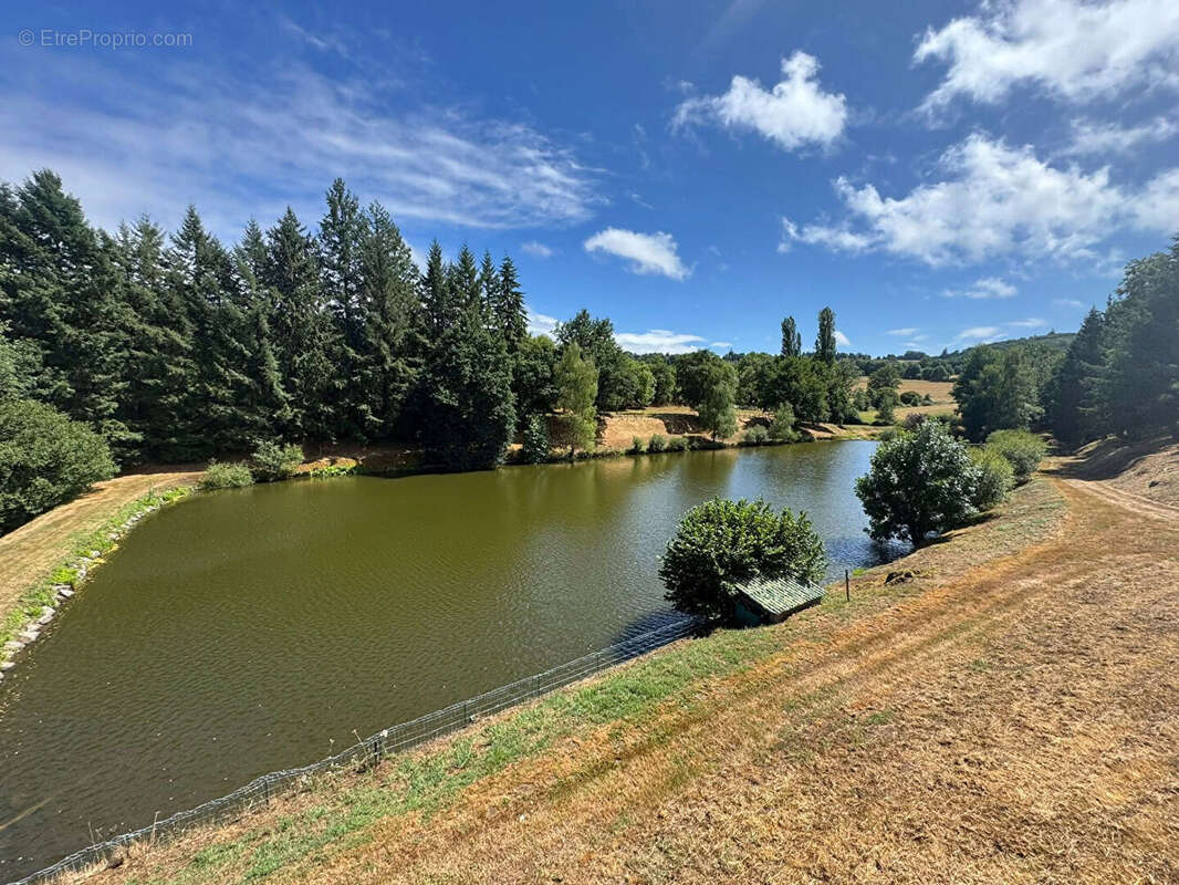 Maison à RILHAC-LASTOURS