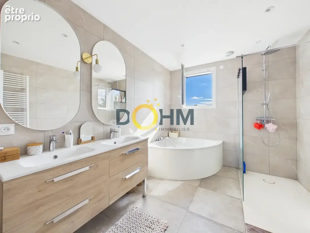Maison T5 rénovée avec garage double à Saint-Christophe-sur-Dolaison - photo 17