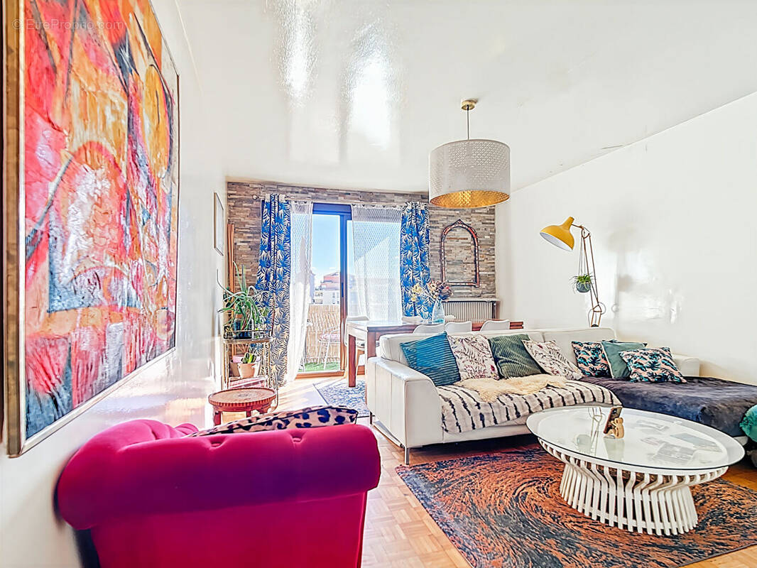 Appartement à MARSEILLE-4E