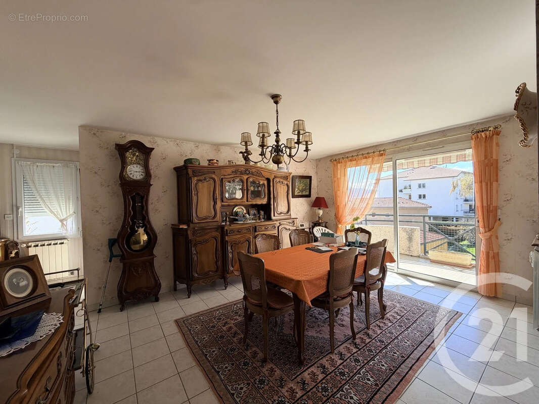 Appartement à DAVEZIEUX