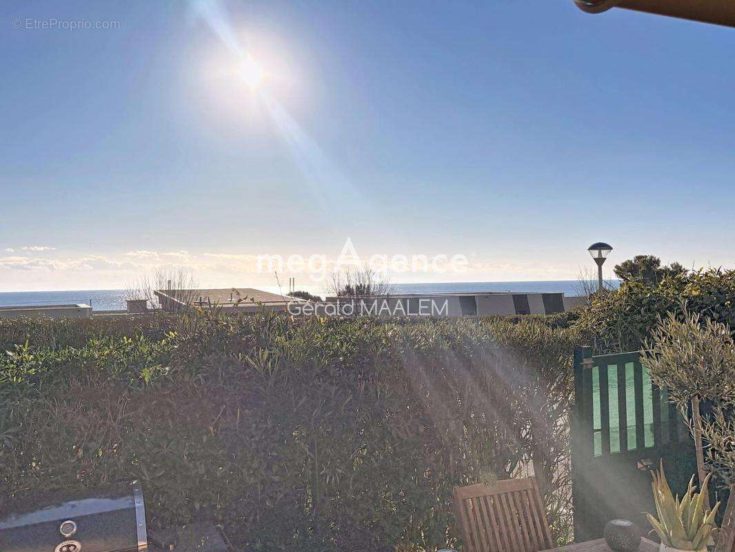 Appartement à ROQUEBRUNE-SUR-ARGENS