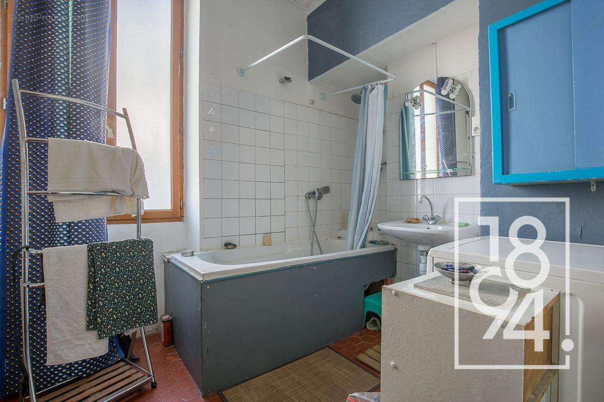 Appartement à MARSEILLE-1E
