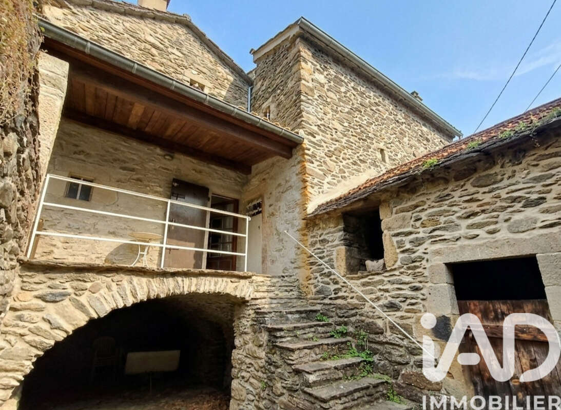 Maison 280 m² à Gravieres  - photo 3