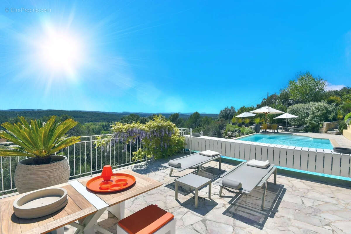 Maison à ENTRECASTEAUX