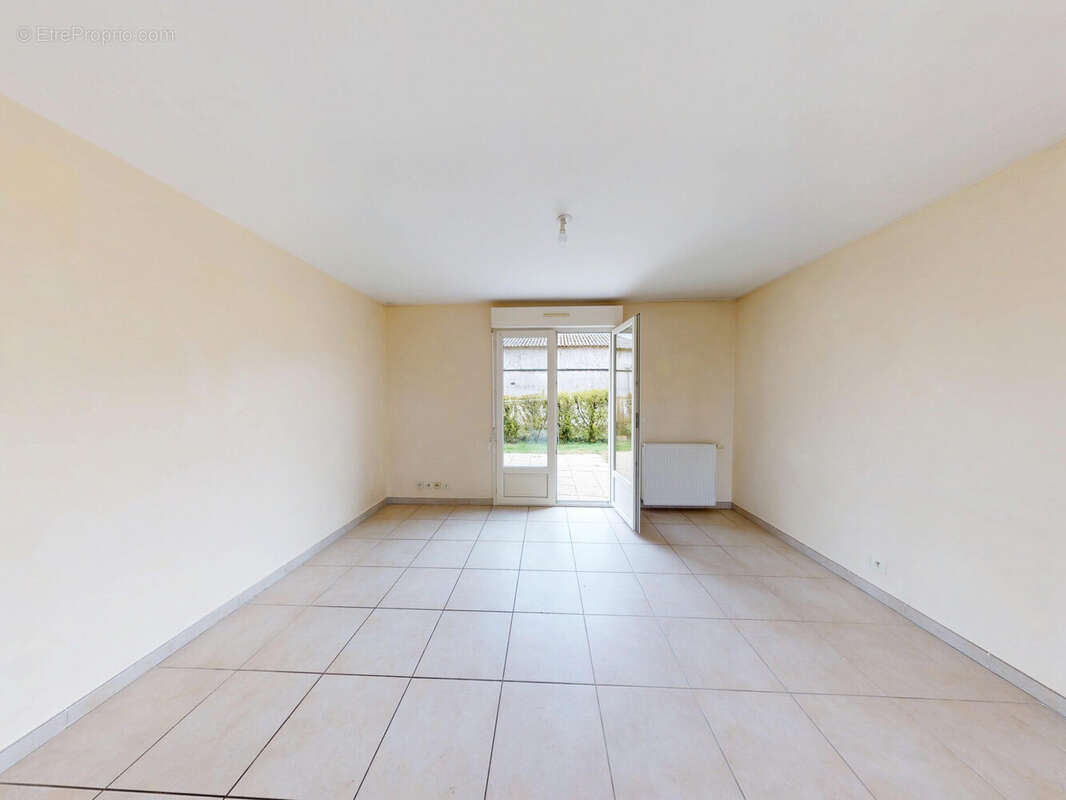 PIECE DE VIE 31M2 - Maison à ROSIERES-PRES-TROYES