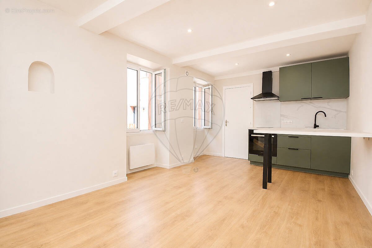Appartement à VILLENEUVE-LOUBET